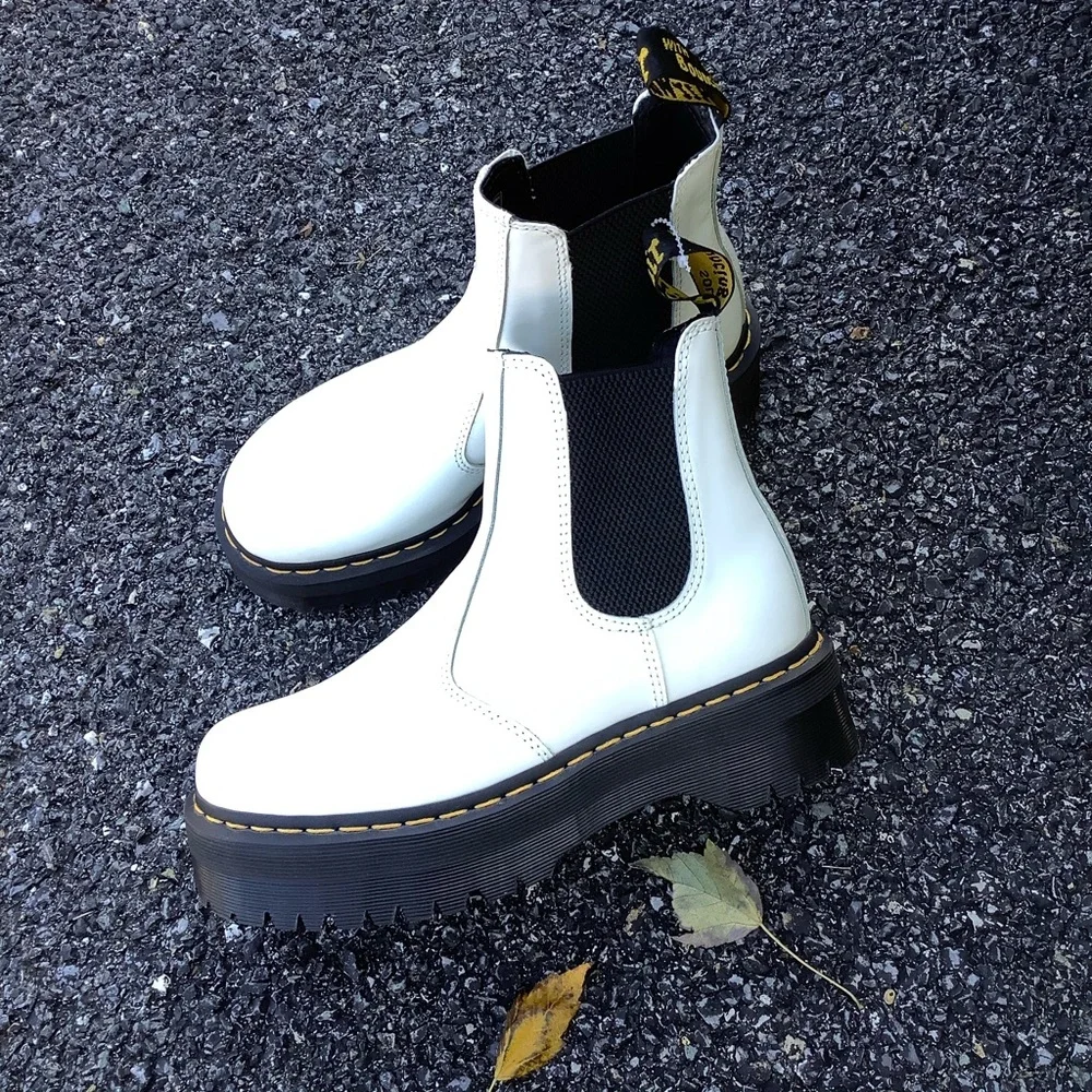 Dr. Martens 2976 Quad Leather Platform Chelsea Boots White US Ladies Size 9 - Picture 8 of 13
